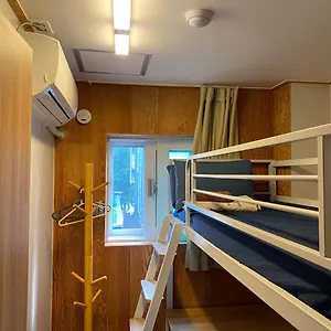 Backpackers Inside Hostal